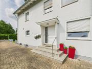 Charmantes Haus mit 3 ETW als gepflegte Kapitalanlage