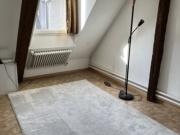 Charmantes Mansardenzimmer mit Charakter – ideal als... Charmantes Mansardenzimmer mit Charakter – ideal als...