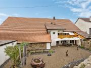 Charmantes und renoviertes Bauernhaus mit grossem Grundstück