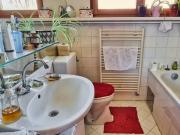 Teilsaniertes Wohnhaus mit zwei separaten Einheiten im...