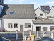 Charmantes Zweifamilienhaus in guter Lage mit...