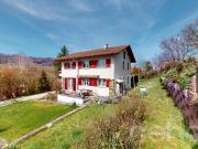 Charmantes Zweifamilienhaus mit grosszügigem Umschwung |...