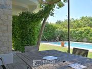 Charme de l'ancien et design contemporain pour cette...