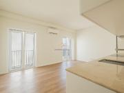 Charme e Conforto: Estúdio com varanda e Licença de Al...