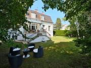 Charme, Raum & Ruhe Ihr persönliches Stück Altbau...