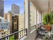 Just in! 1018/422 Collins Street, MELBOURNE Apartment...