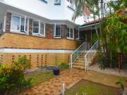 Deal! 1/5 Ganges Street, WEST END Apartment for rent...