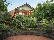 Charming 1926 California Bungalow with Lush Garden &...