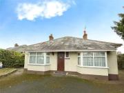 Cozy 1 BA 2 bedroom detached bungalow for rent in...