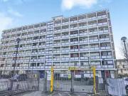 Nice 1 BA 2 bedroom flat for rent in Canning Town,...
