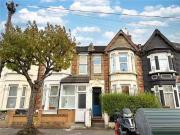 Charming 1 BA 2 bedroom Flat to rent, Millais Road,...