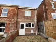 Cozy 1 BA 2 bedroom house for rent in Melville Road,...