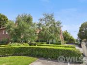 Charming 1 Bedroom Apartment in Prime St Kilda East...