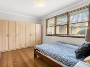 CHARMING 1 BEDROOM VILLA UNIT IN PRIME PARKDALE LOCALE!