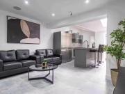 Charming 1 Room 87 Newland Street West 6 Beds 6 Baths