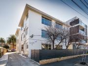 Charming 1BR Apartment with Prime Location