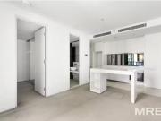 Cozy 207/108 Flinders Street, MELBOURNE Apartment for...