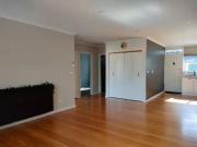 Just in! 2/254 Waverley Road, MOUNT WAVERLEY, VIC 3149 Unit.