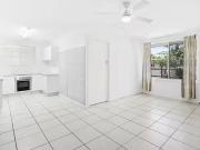 Cozy 2/8 Phillip Street, Labrador, QLD 4215