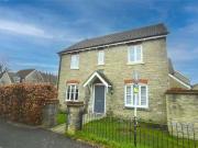Cheap 2 BA 3 bedroom detached house for rent in Thynne...