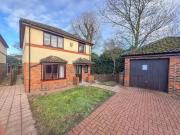New 2 BA 4 bedroom detached house for rent in Fairlawns,...