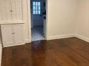 Charming 2 bedroom 1 bath 2 Bedroom Apartment for Rent...