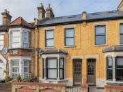 Just in! 2 bedroom apartment for rent in Albert Road,...