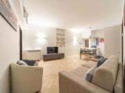 Charming 2 Bedroom Apartment in Milanese Building