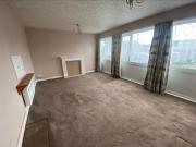 Cheap 2 bedroom flat for rent in Warwick Road, Abirds...