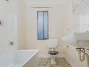 Charming 2 Bedroom Home in Convenient Location