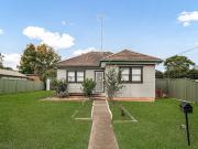 Charming 2 Bedroom Home with Spacious Yard in Prime...