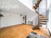 Cozy 2 bedroom house for rent in Holland Mews, Hove,...