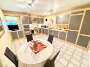 Nice 2 bedroom penthouse for rent in Knyveton Road,...