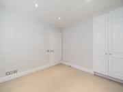 Cheap 2 bedroom property to let in Cranley Gardens,...