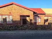 charming 2 bedroom property with 2 o.