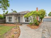 Charming 2 Bedroom Residence — Mitcham