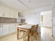 Just in! 2 bedroom terraced house for rent in Cambridge...