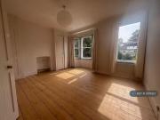 Just in! 2 bedroom terraced house for rent in Hertford...