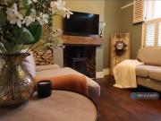 Cozy 2 bedroom terraced house for rent in Warrior Sq,...