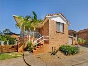 Charming 2 Bedroom Unit