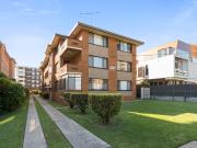 charming 2 bedroom unit in the heart of wollongong cbd