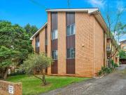 Deal! 2 BR 2/5 Mercury Street, Wollongong, NSW 2500
