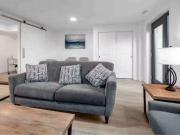 Charming 2 BR First Floor 99 Milford Avenue