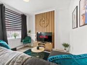 For Rent! 2 BR Great Central Avenue