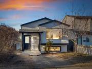 Charming 2 BR Main Suite 123 Abingdon Court NE