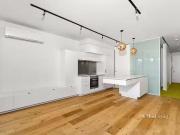 Deal! 304/99 Palmerston Crescent, South Melbourne, VIC 3205.