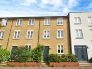 New 3 BA 3 bedroom Mid Terrace House to rent, Golf Road,...
