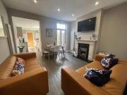 Just in! 3 BA 5 bedroom house for rent in Leslie Road,...