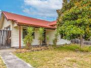 Charming 3 Bed Home in Moe with BIG BLOCK OF LAND 796m²