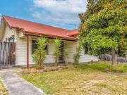 Charming 3 Bed Home in Moe with BIG BLOCK OF LAND 796m²